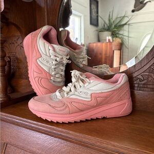 Pink and Cream Saucony Sneakers size 10 women’s (8 men’s).